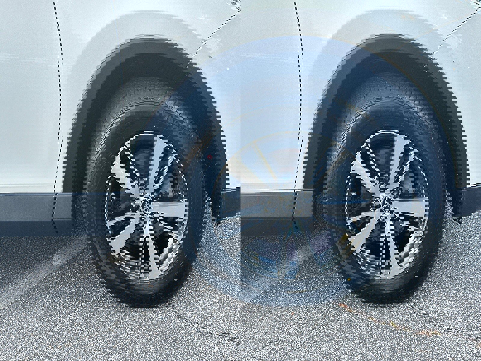 Used 2018 Toyota RAV4 XLE image 12