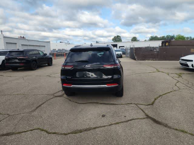 Certified 2023 Jeep Grand Cherokee Laredo w/ Trailer Tow Prep Group (B) AWD/4WD image 20