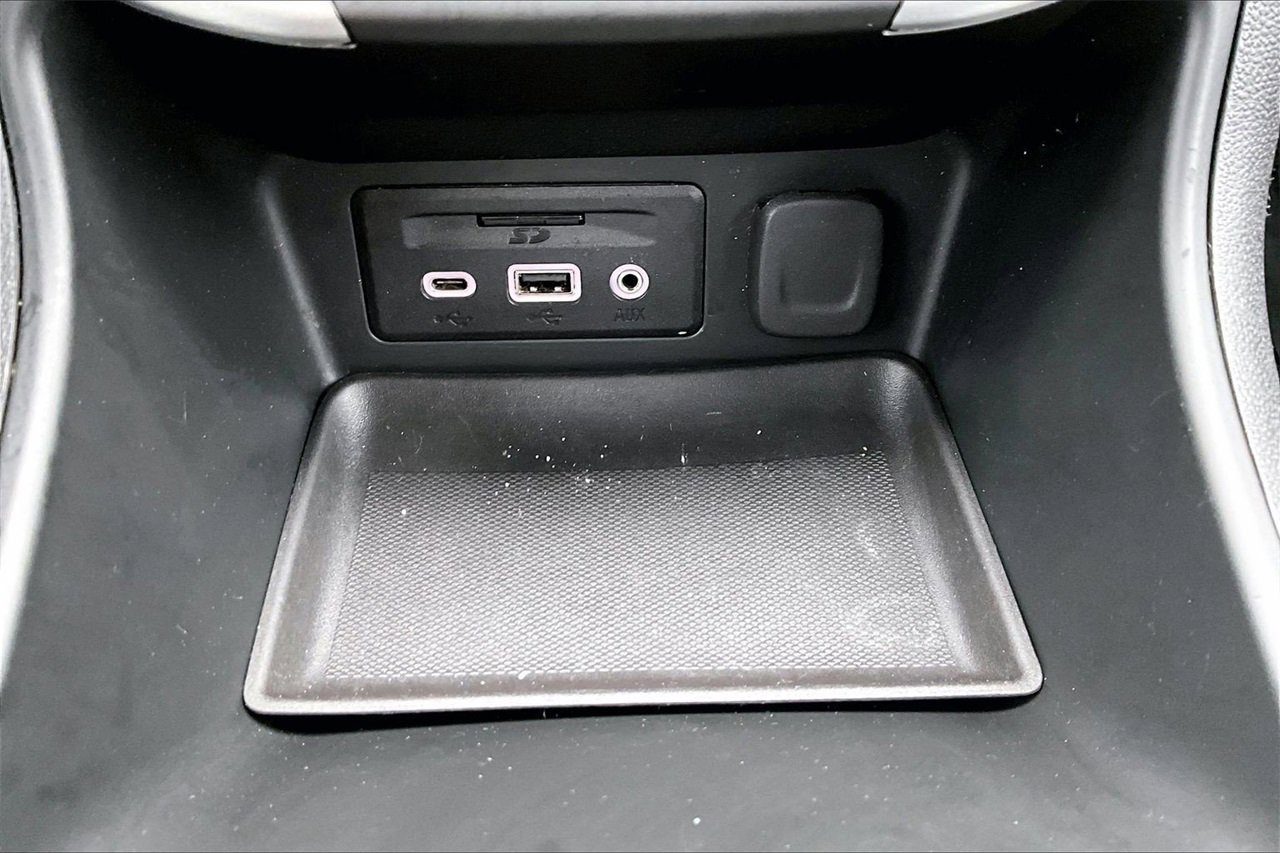 Used 2022 GMC Terrain SLT w/ Infotainment Package II image 17