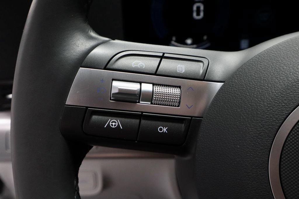 Used 2025 Hyundai Kona SEL FWD image 27