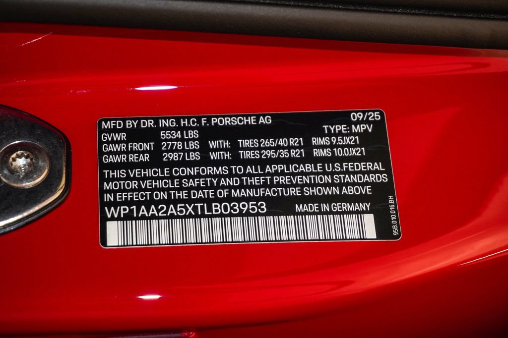 Certified 2026 Porsche Macan AWD/4WD image 30