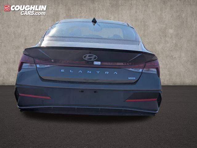 New 2026 Hyundai Elantra SEL FWD image 7