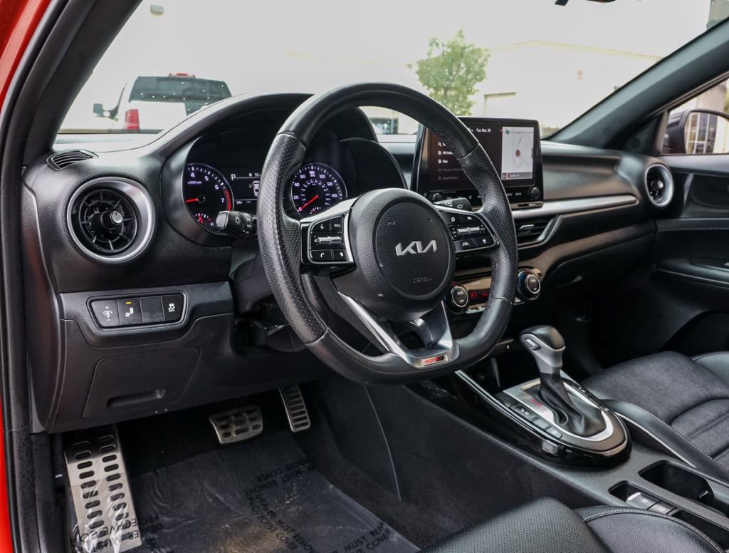 Used 2024 Kia Forte GT-Line w/ GT-Line Premium Package image 16
