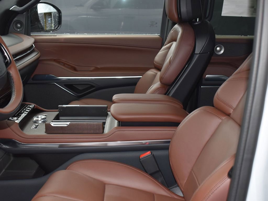 New 2026 Lincoln Navigator L Reserve AWD/4WD image 10