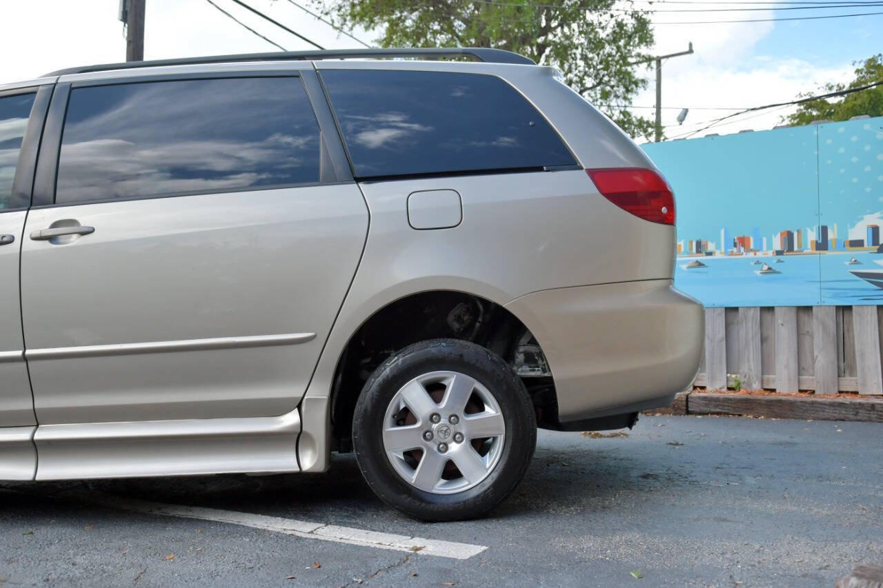 Used 2005 Toyota Sienna LE FWD image 9