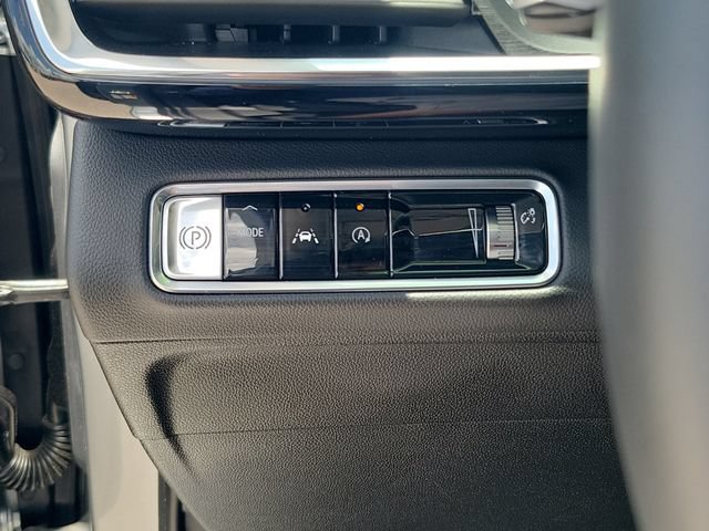 Used 2025 Buick Envision Preferred AWD/4WD image 19