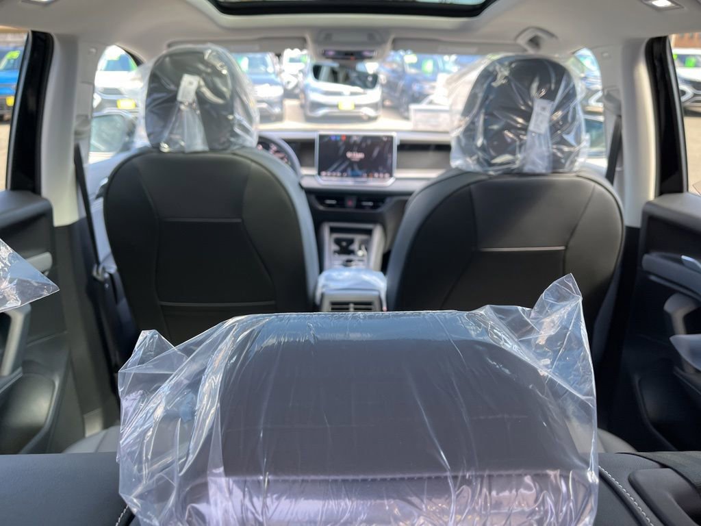 New 2026 Volkswagen Tiguan SE image 15