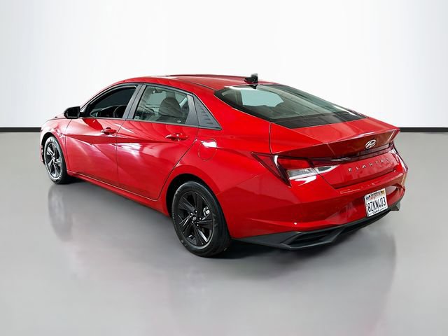 Used 2022 Hyundai Elantra SEL image 5