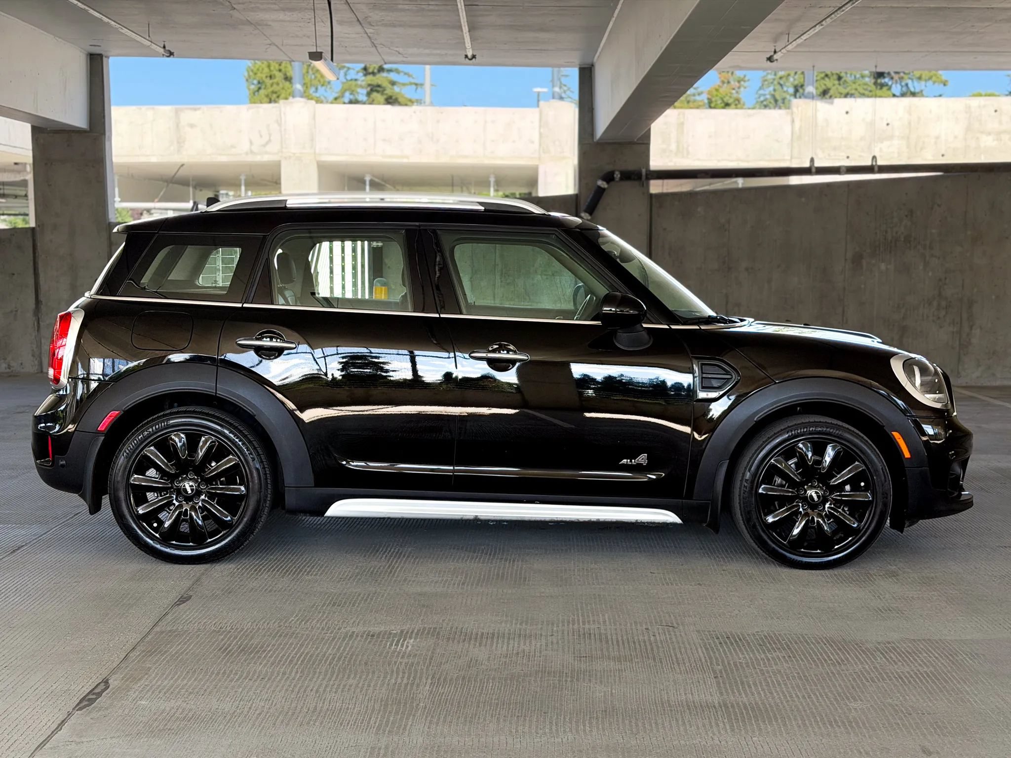 Used 2018 MINI Cooper Countryman ALL4 AWD/4WD image 4