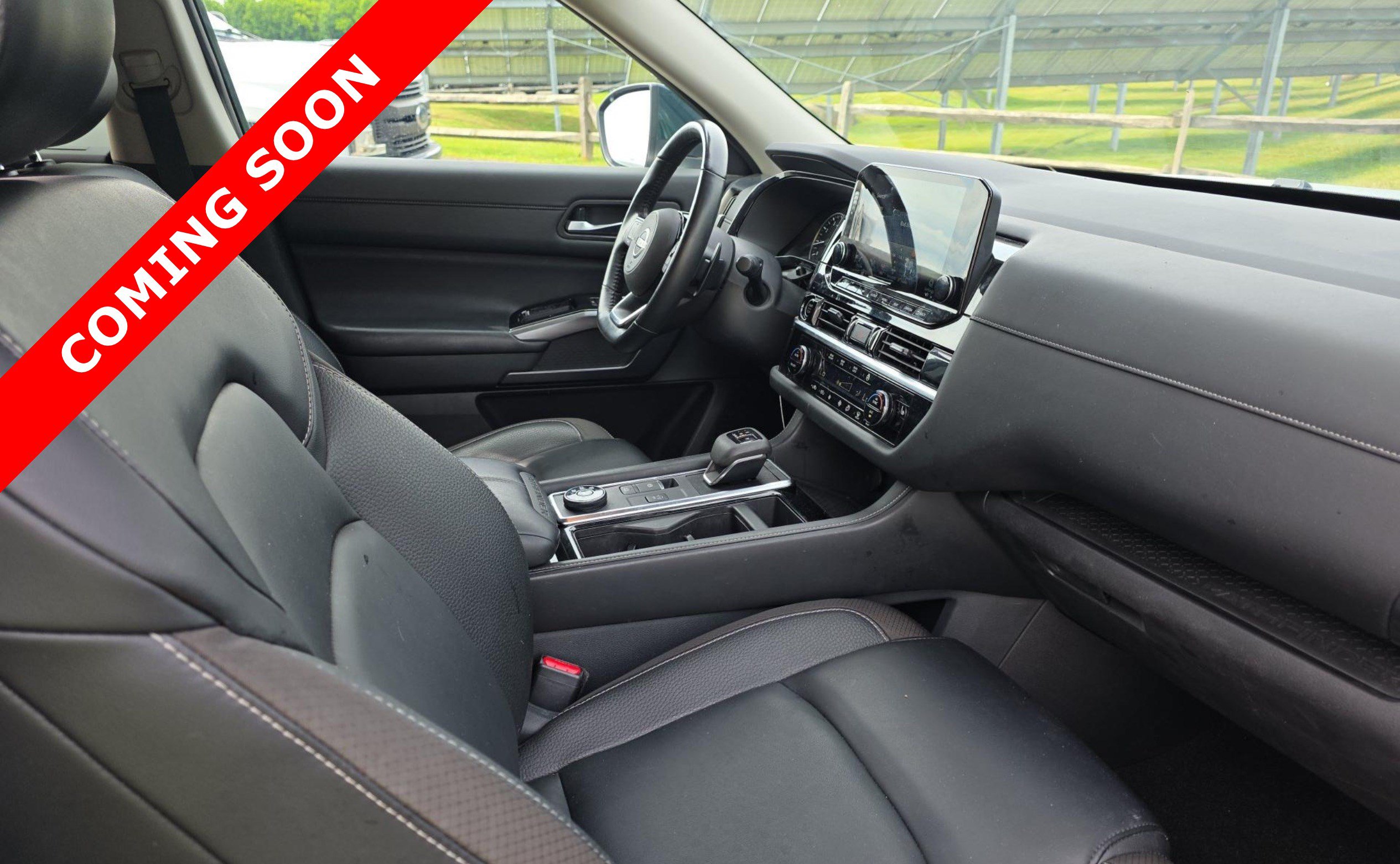 Used 2023 Nissan Pathfinder SL AWD/4WD image 6