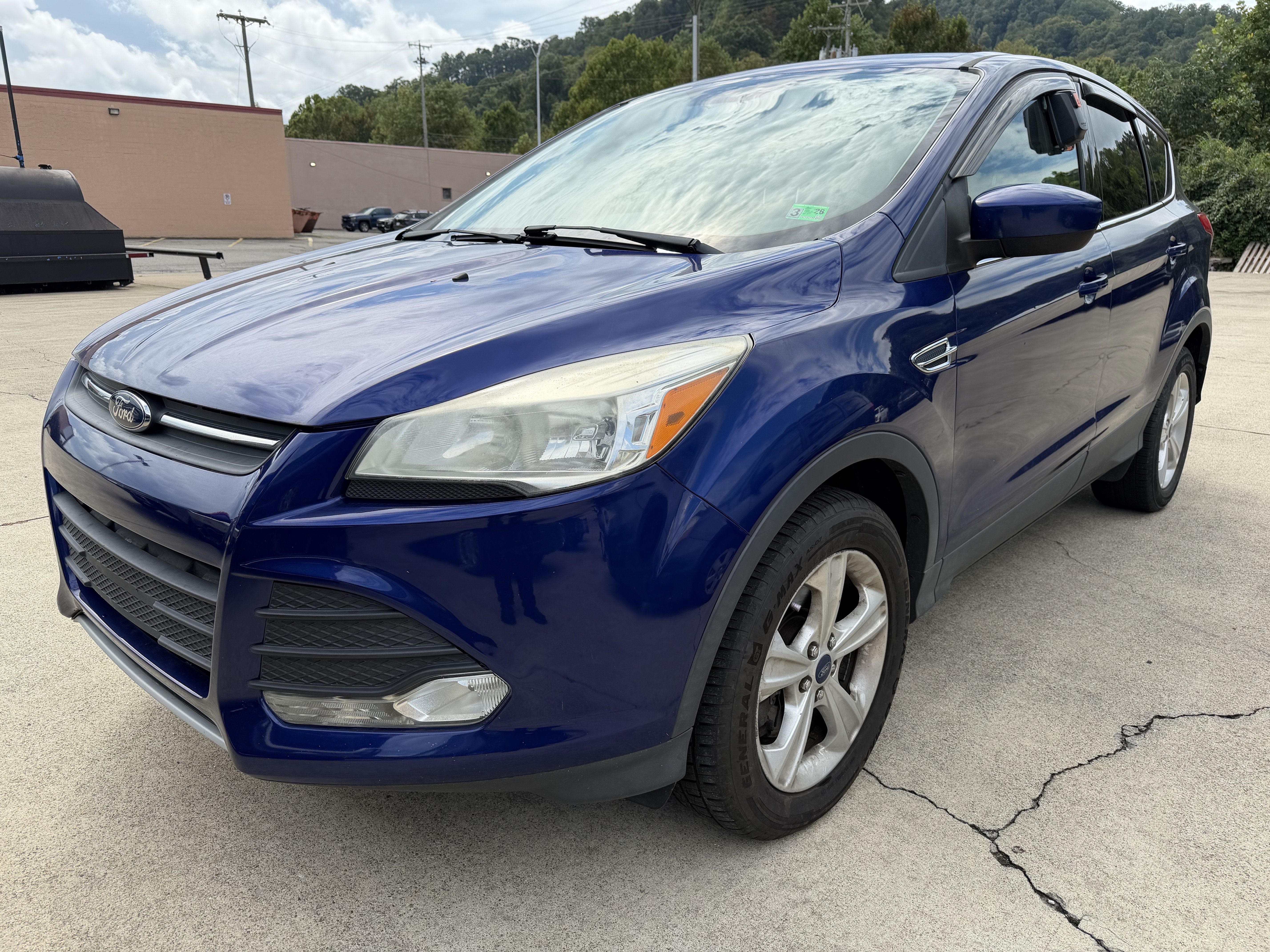 Used 2016 Ford Escape SE AWD/4WD image 3