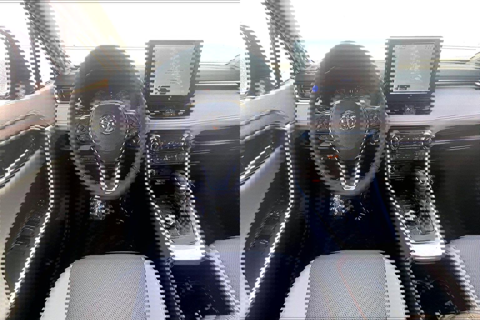 Used 2025 Toyota RAV4 Limited image 6