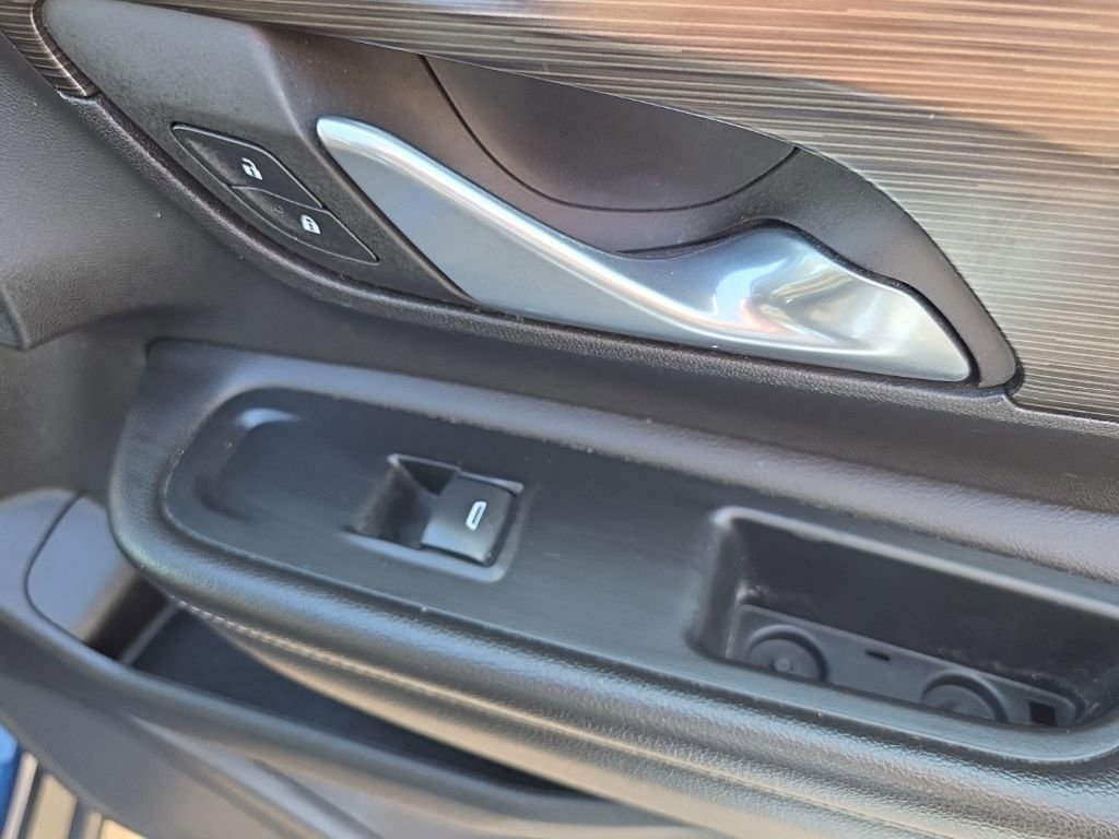 Used 2022 GMC Terrain SLT image 46