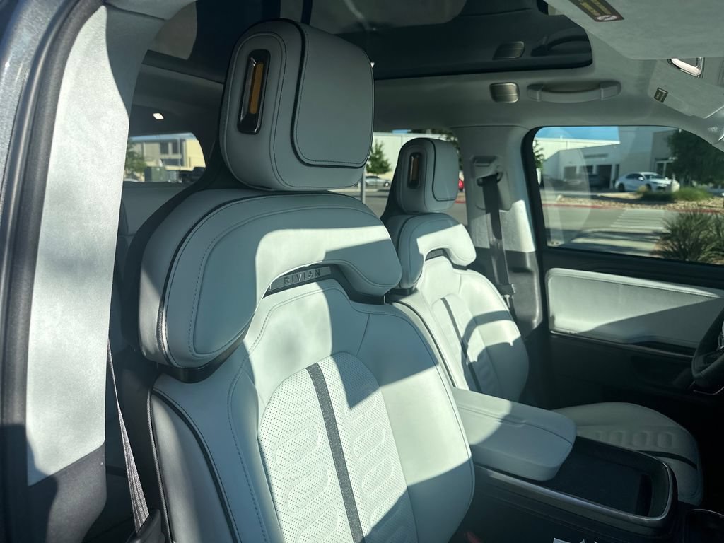 Used 2024 Rivian R1S Adventure AWD/4WD image 38