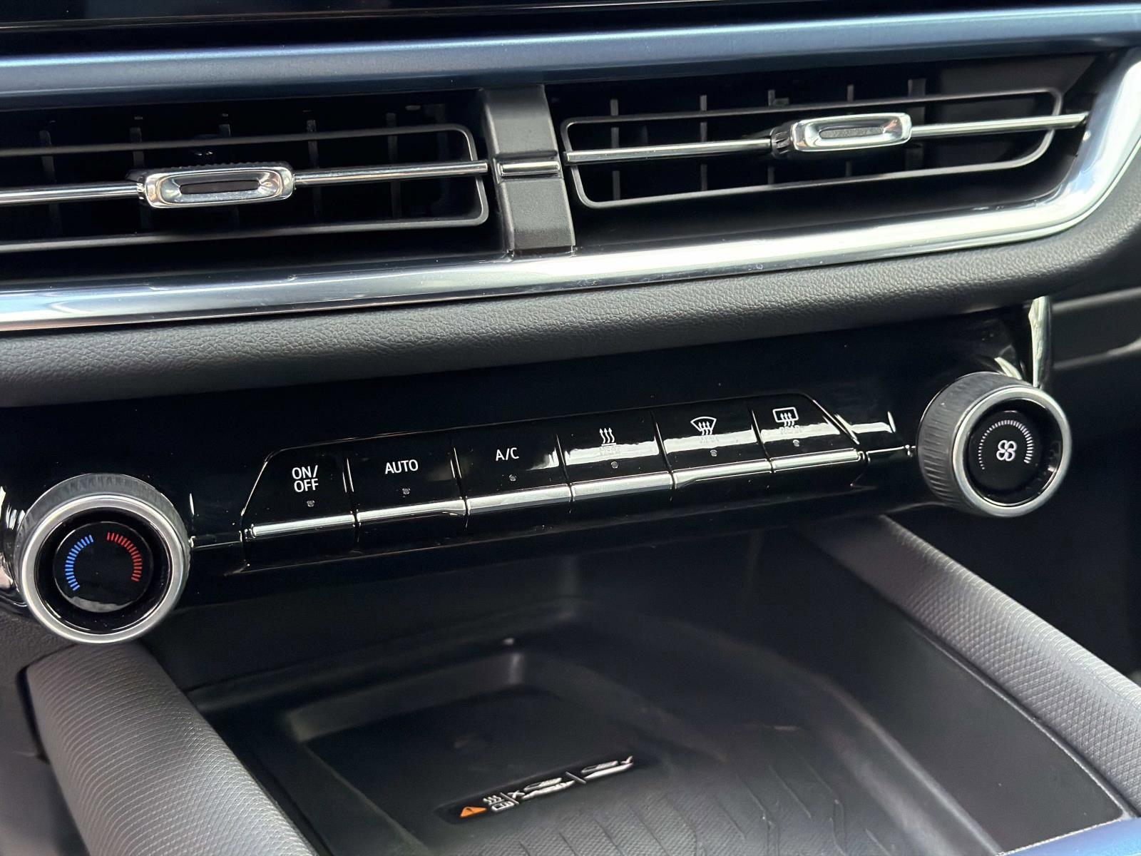 Used 2025 Chevrolet Equinox EV LT w/ Convenience Package FWD image 24