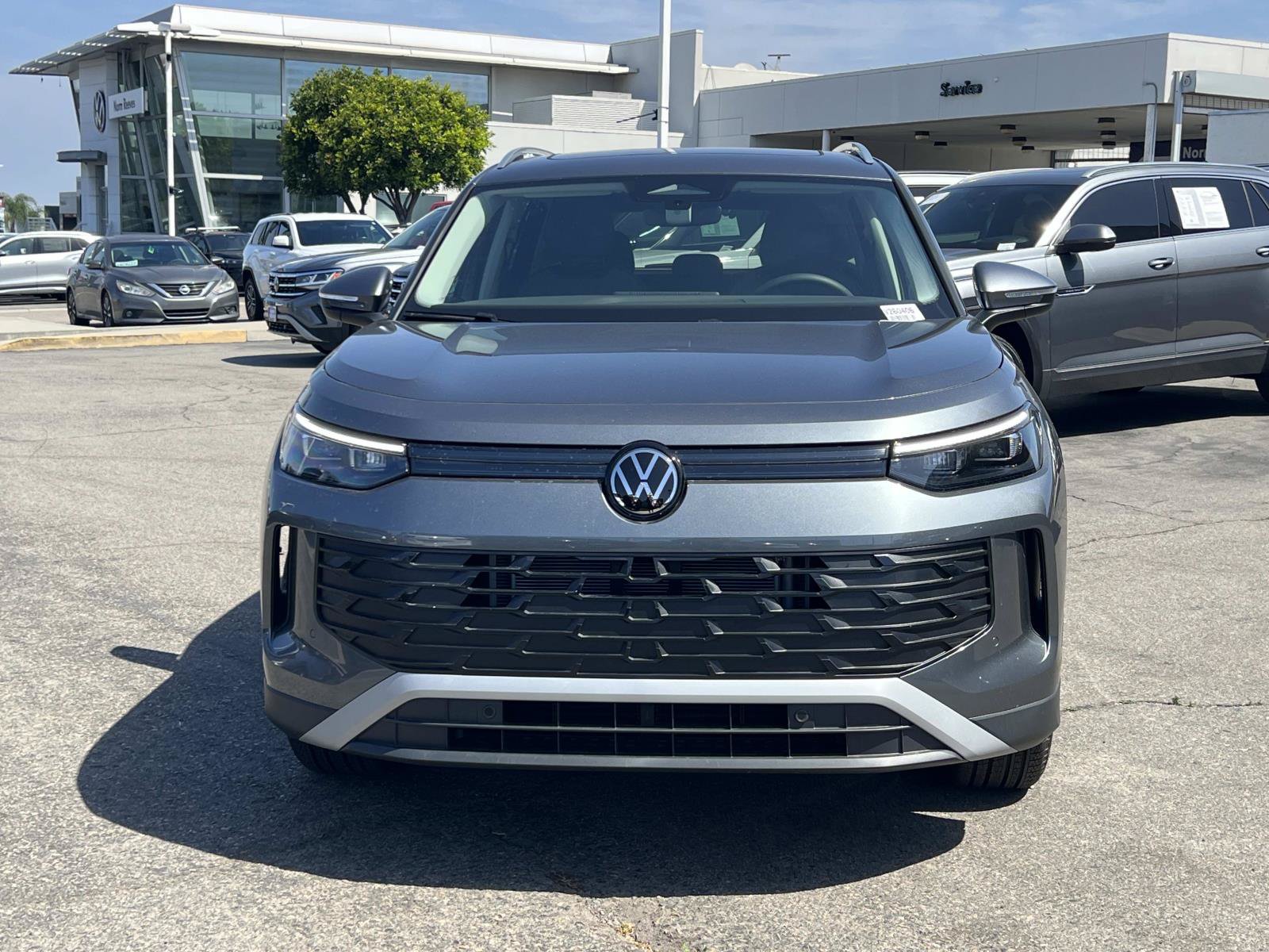 New 2026 Volkswagen Tiguan SE FWD image 4