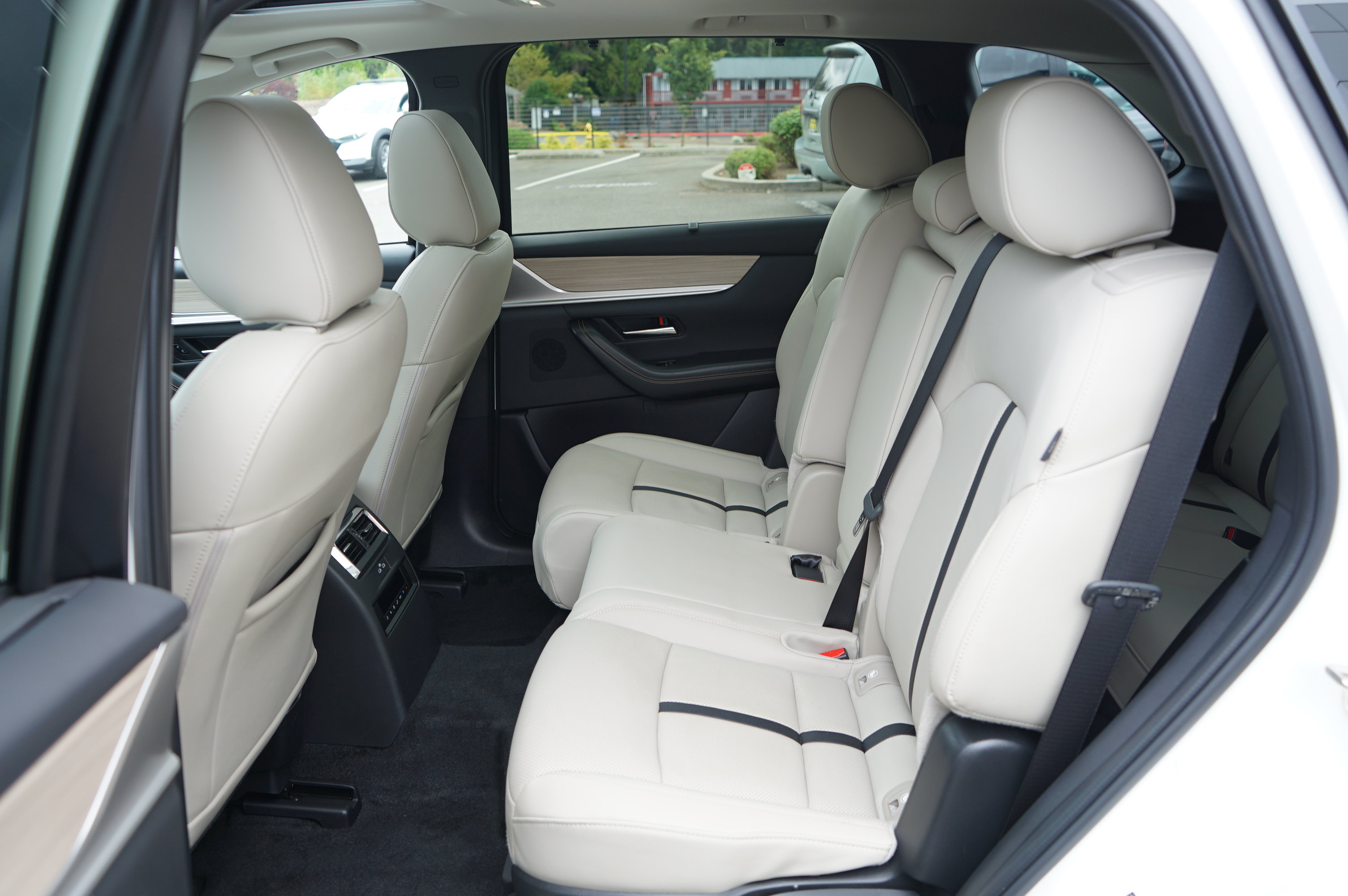 Certified 2024 MAZDA CX-90 Plug-In Hybrid w/ Preferred AWD/4WD image 26