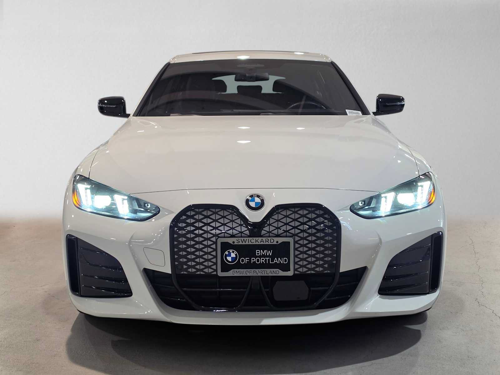 Used 2026 BMW i4 xDrive40i w/ M Sport Package AWD/4WD image 8