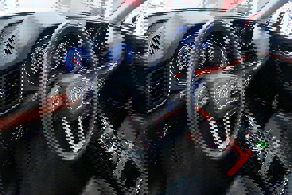 Used 2021 Audi Q5 Premium Plus w/ Premium Plus Package image 12