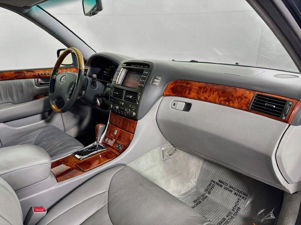 Used 2004 Lexus LS 430 w/ Modern Luxury Pkg RWD image 35