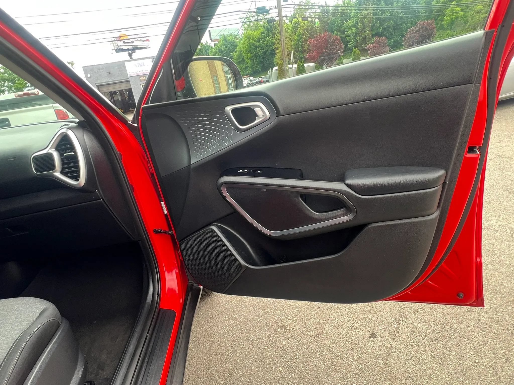 Used 2020 Kia Soul S FWD image 30
