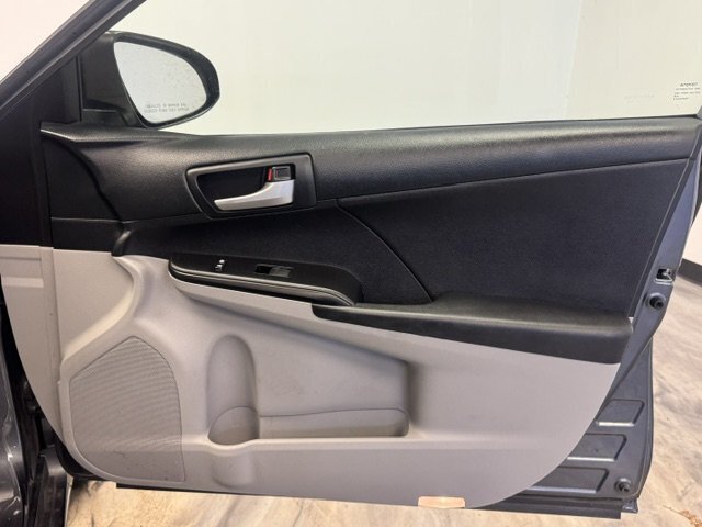 Used 2012 Toyota Camry LE FWD image 17