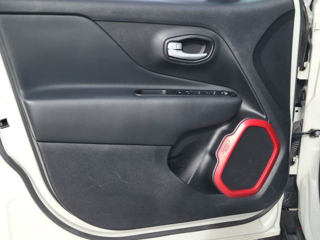 Used 2023 Jeep Renegade Trailhawk AWD/4WD image 7
