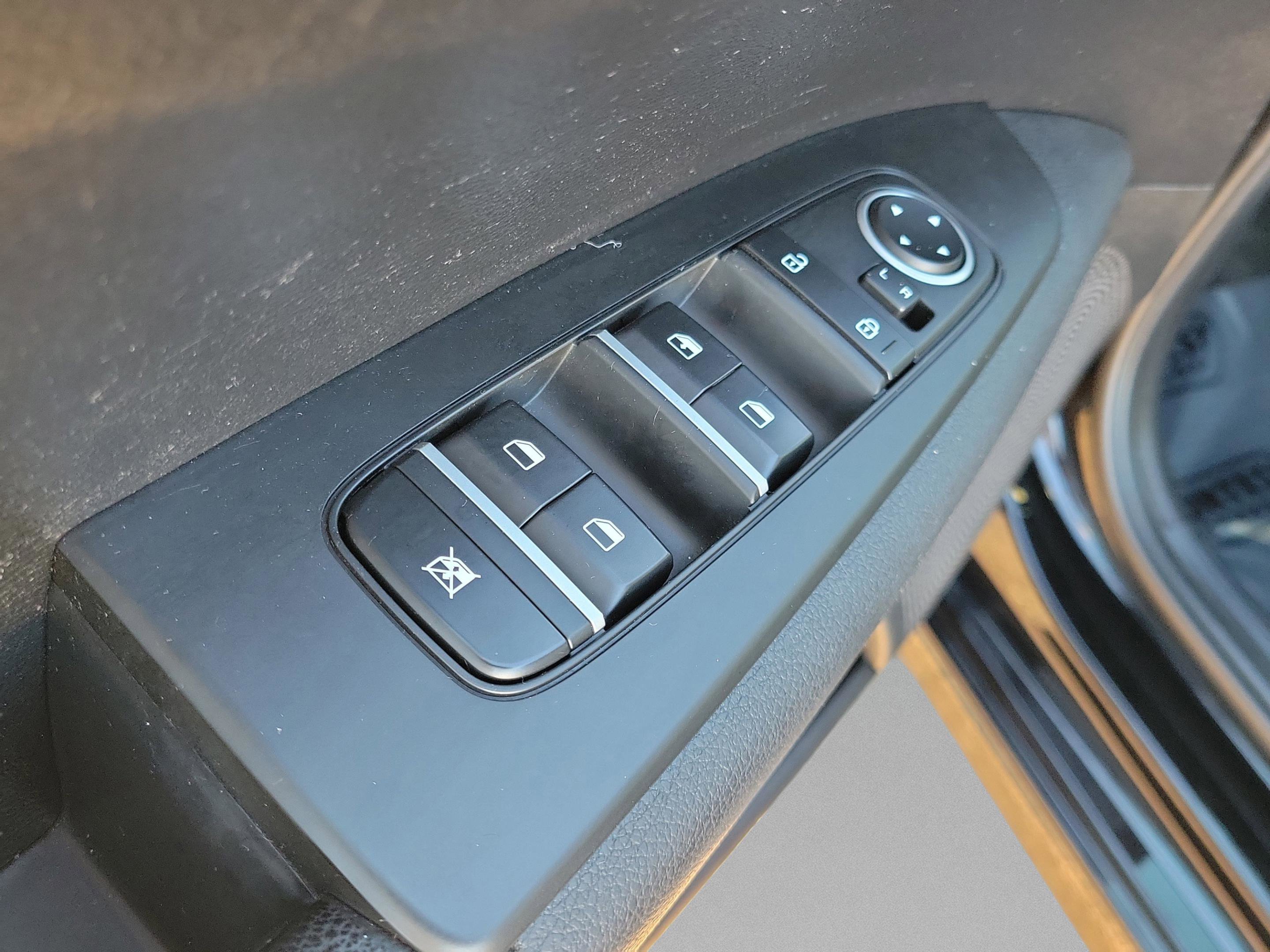 Used 2023 Kia Forte LXS image 16