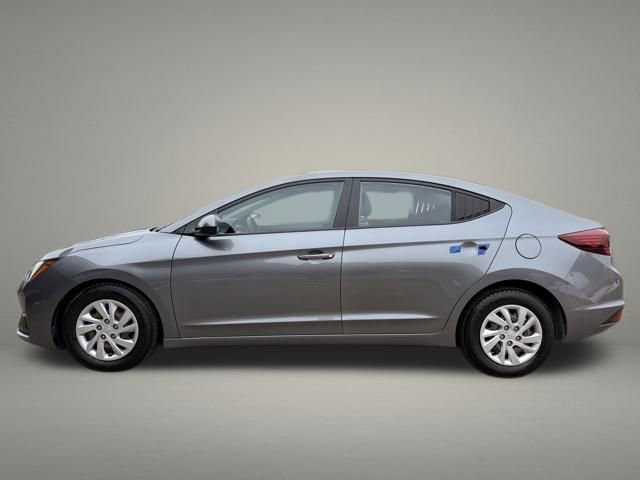 Used 2019 Hyundai Elantra SE w/ Cargo Package FWD image 2