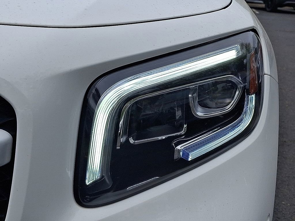 Used 2022 Mercedes-Benz GLB 250 4MATIC image 26