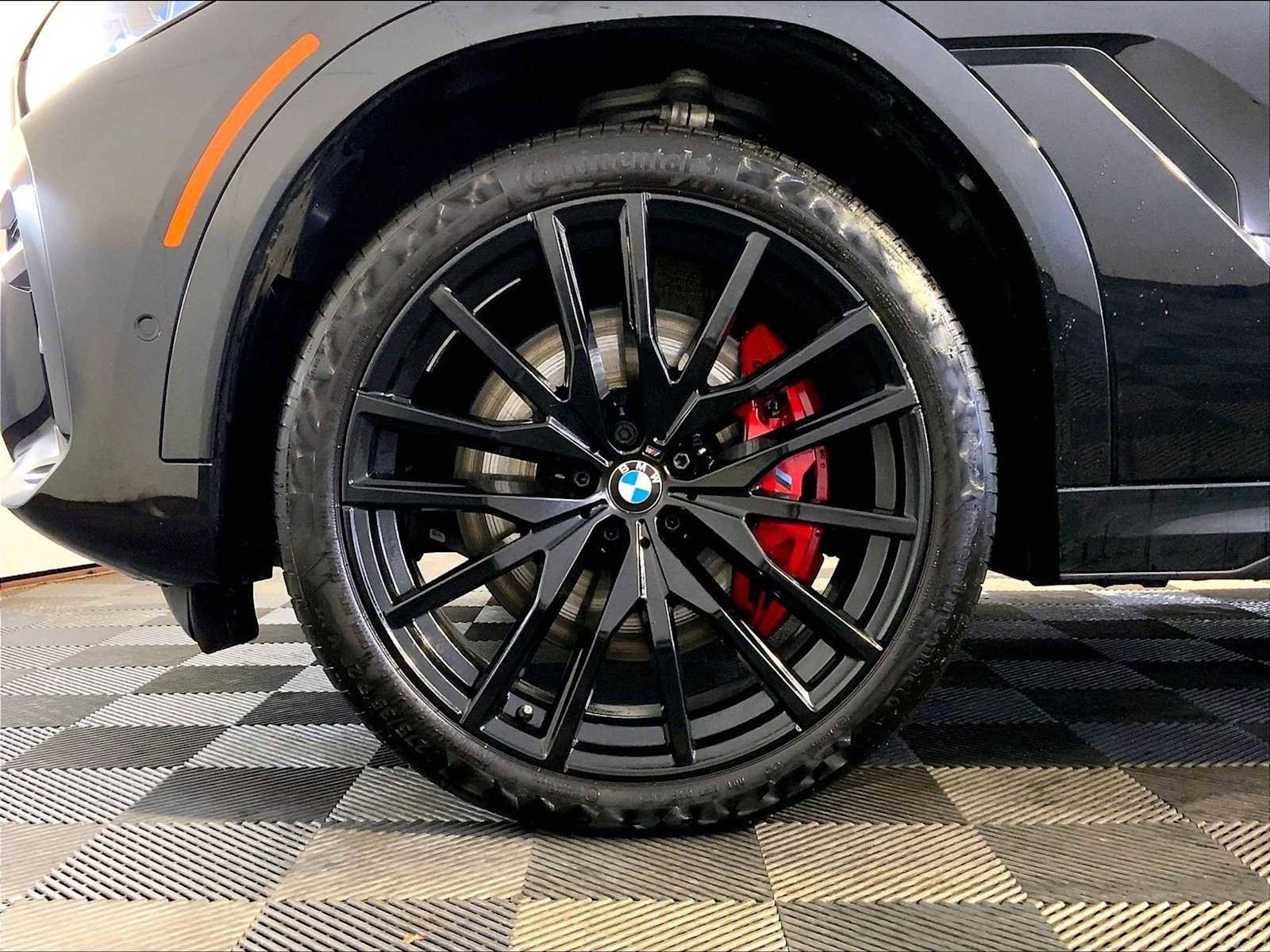 Used 2022 BMW X6 M50i w/ Executive Package image 11