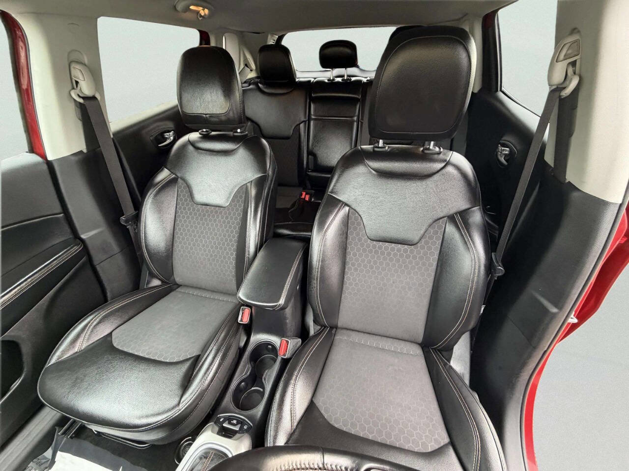 Used 2019 Jeep Compass Latitude image 12