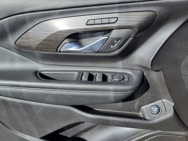 Used 2024 GMC Terrain SLT image 13