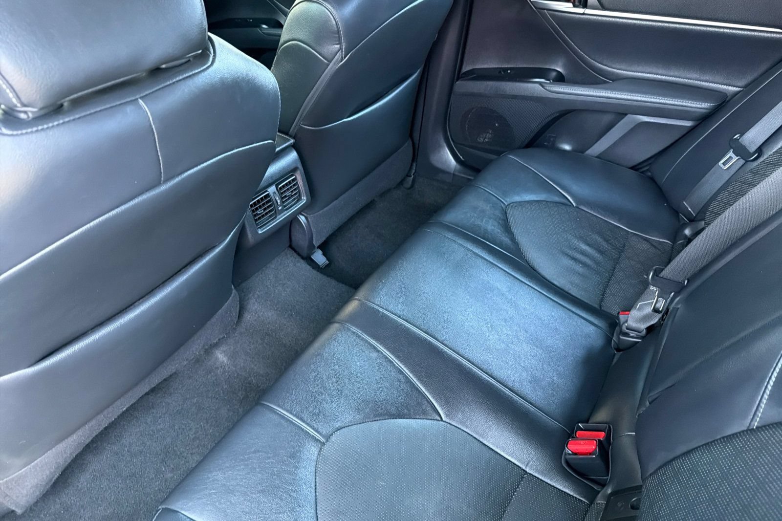 Used 2018 Toyota Camry XSE w/ Driver Assist Package FWD image 12