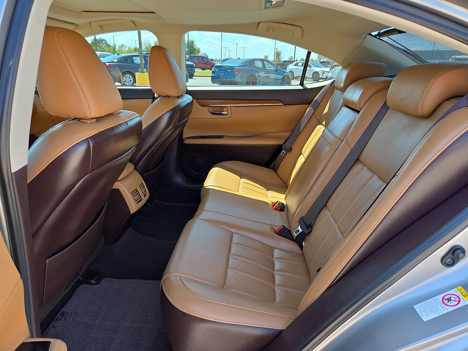 Used 2016 Lexus ES 350 w/ Luxury Package w/Wood Trim FWD image 10