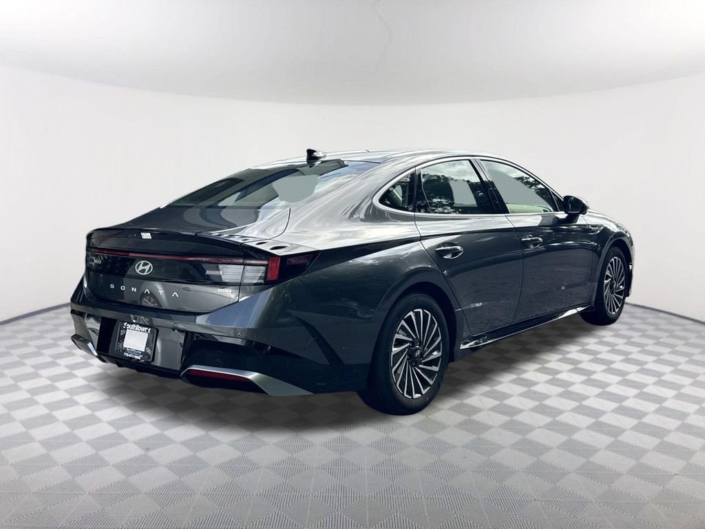 Used 2025 Hyundai Sonata Limited FWD image 5