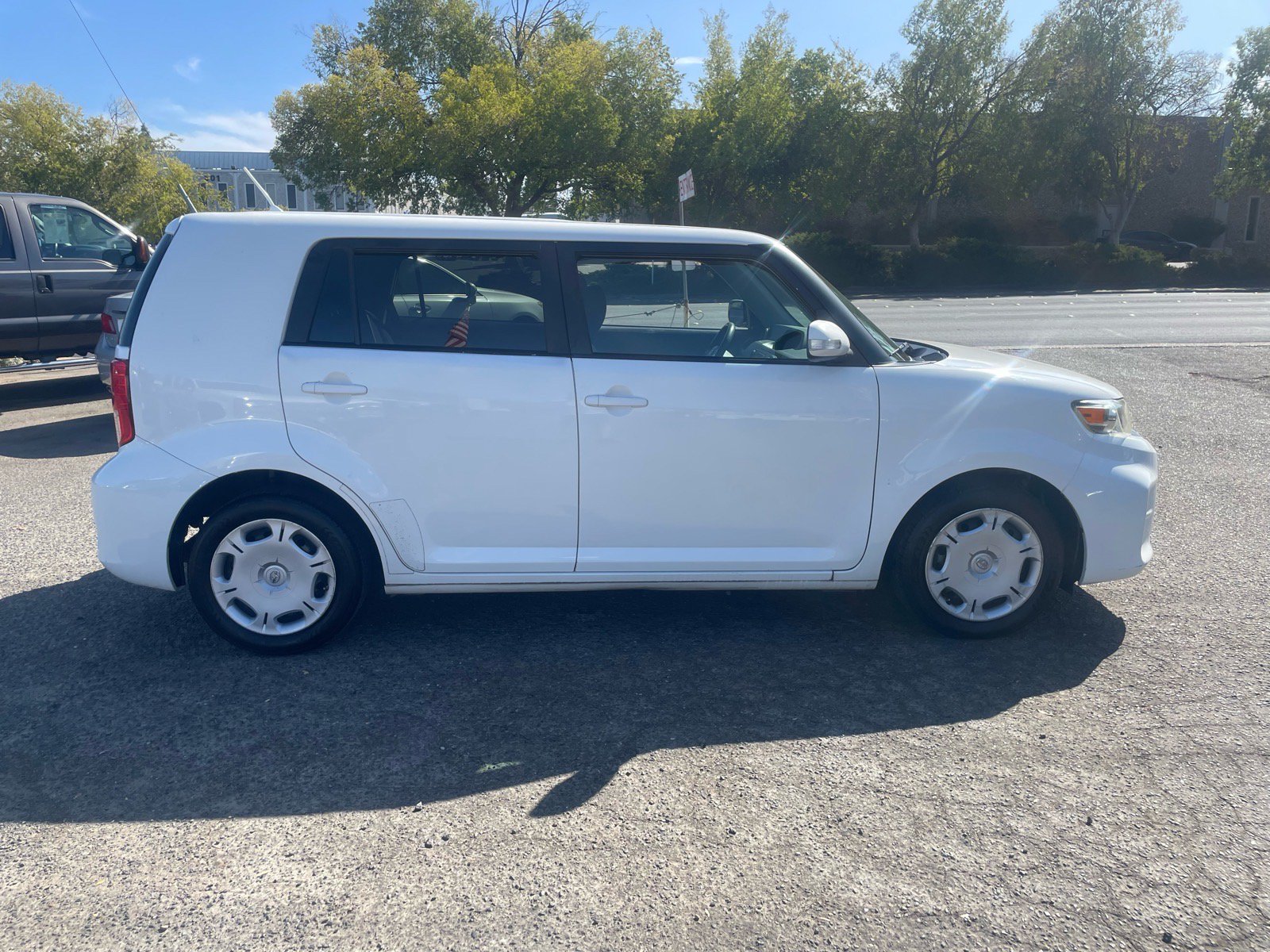 Used 2012 Scion xB FWD image 6