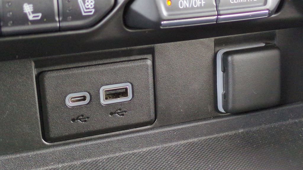 Used 2022 GMC Yukon SLT image 37