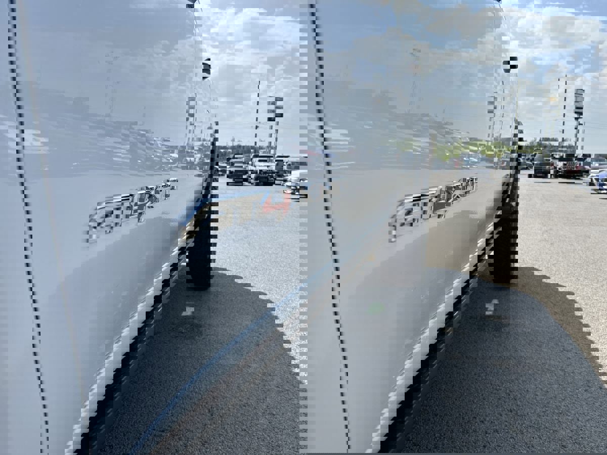 Used 2025 GMC Sierra 2500 AT4X w/ AT4X AEV Edition image 8