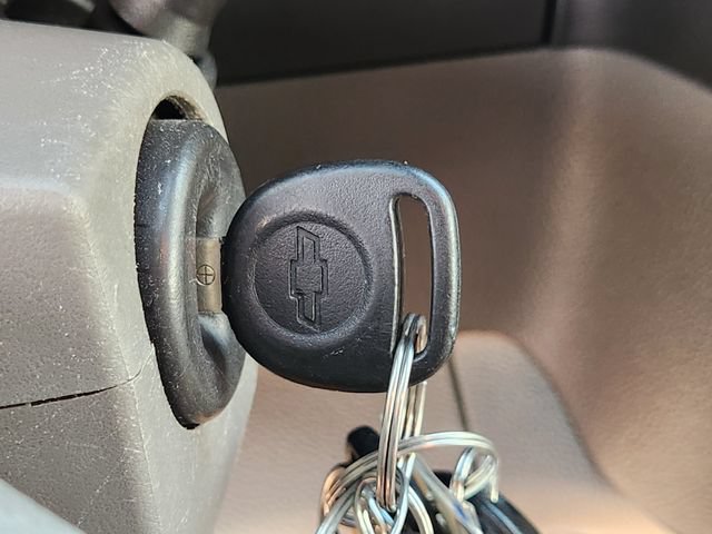 Used 2009 Chevrolet Suburban LS RWD image 19