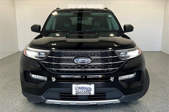 Used 2023 Ford Explorer XLT image 2
