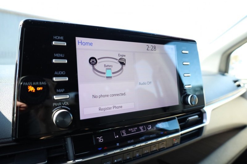 Used 2022 Toyota Sienna XLE image 16