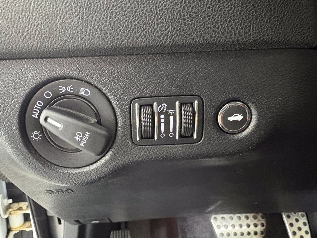 Used 2017 Dodge Charger SRT w/ Harman/Kardon Audio Group RWD image 22