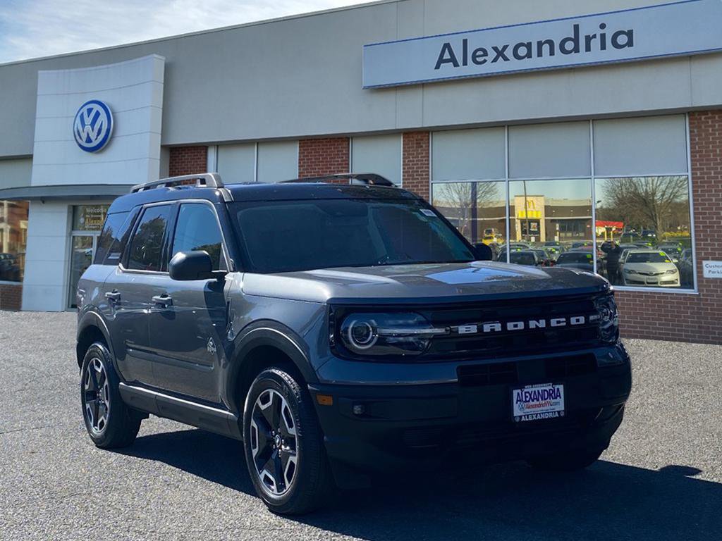 Used 2024 Ford Bronco Sport Outer Banks w/ Tech Package image 1