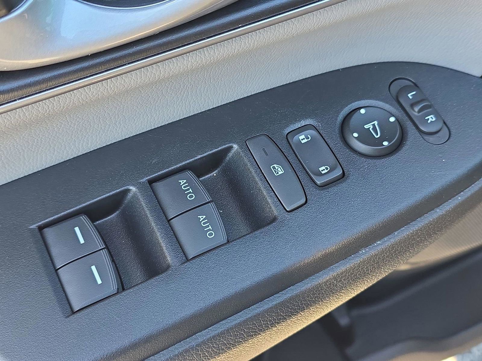 Used 2022 Honda CR-V Touring image 21