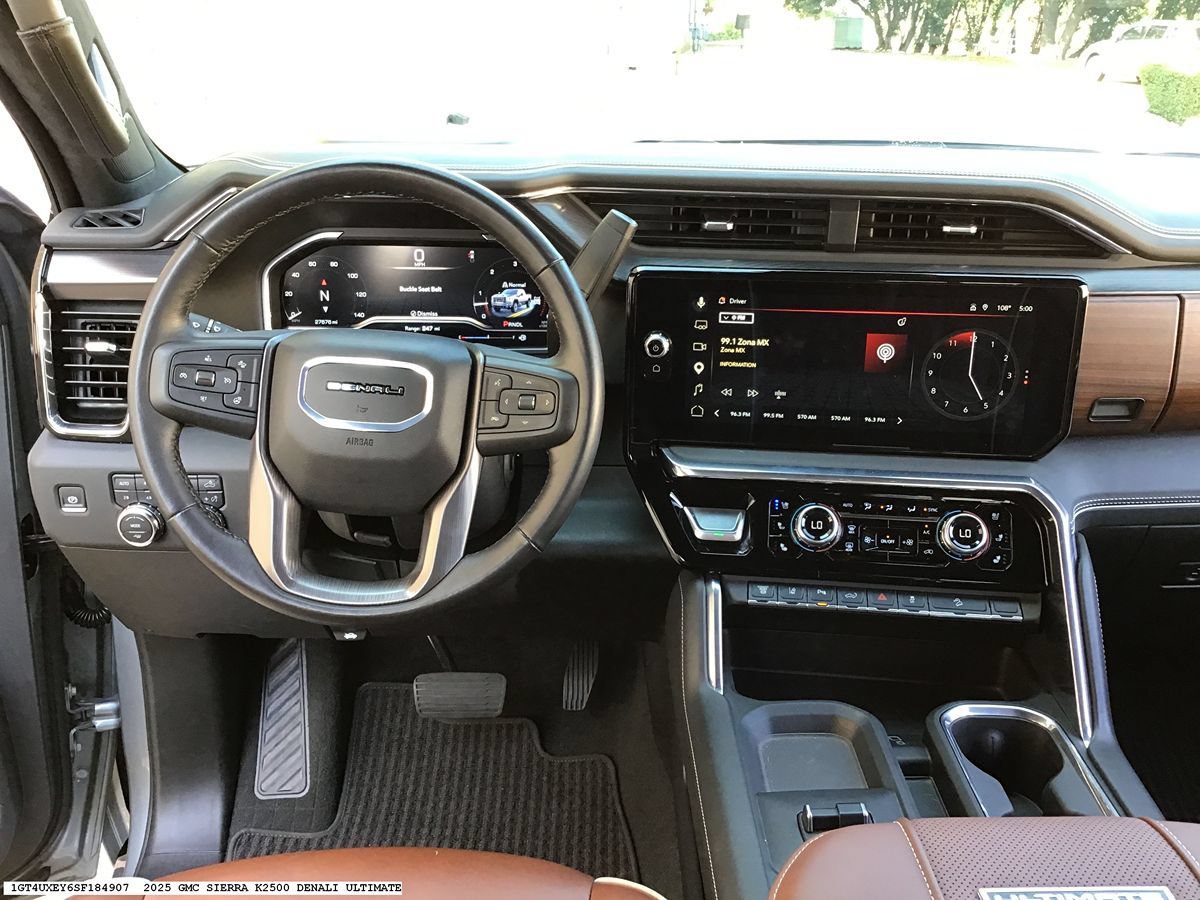 Used 2025 GMC Sierra 2500 Denali Ultimate AWD/4WD image 12