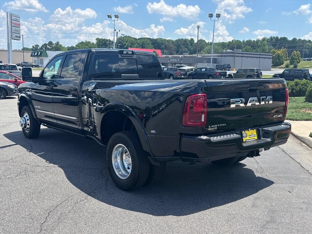 Used 2025 RAM 3500 Limited AWD/4WD image 24