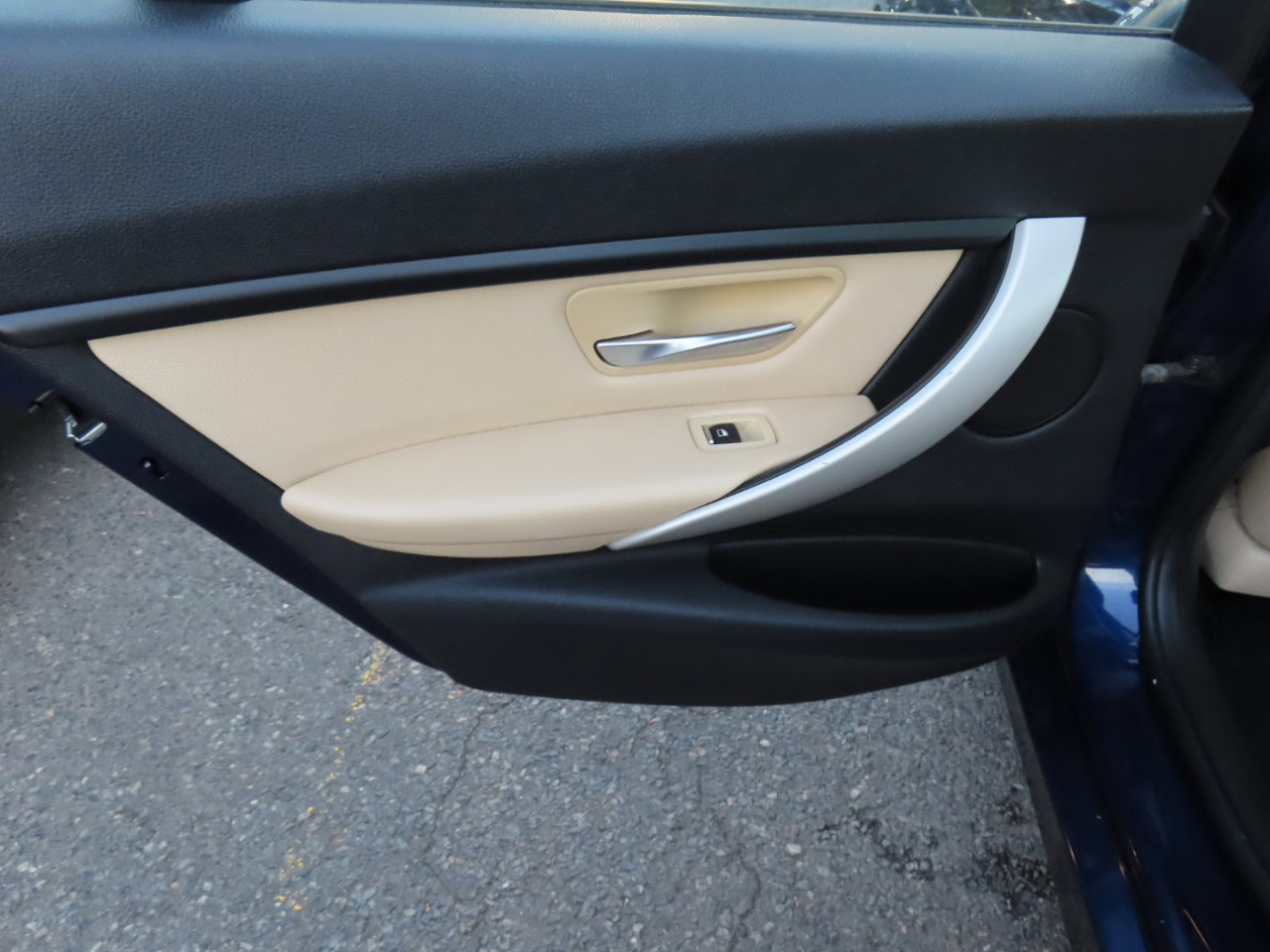 Used 2017 BMW 320i xDrive Sedan image 10