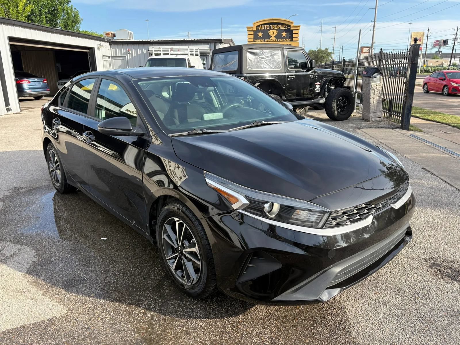 Used 2023 Kia Forte LXS w/ LXS Technology Package FWD image 3