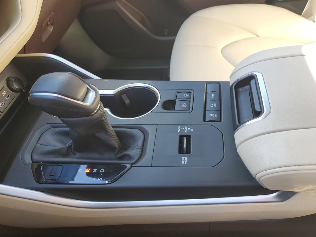 Used 2022 Toyota Highlander XLE image 33